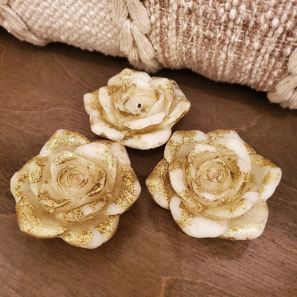 3 Floating Candles Gold And Cream - Picture 3 of 4